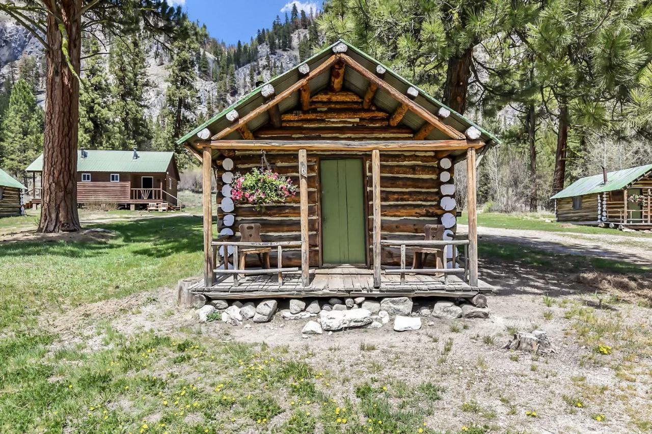 Sawtooth Lodge Stanley Exterior photo